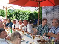 maj juni 2008 092  Ved frokostbordet