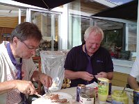 DSC00279  Endelig frokosttid. Der manglede ikke noget. Der var endda også en stærk ost. James ser ud til at glæde sig til den