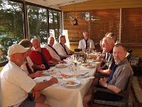 2008 0816 183109  Gallamiddagens forret indtages - solen var begyndt at gå ned, så der var en flot udsigt over søen