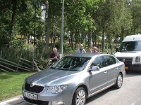 090814-1160  Vi venter på båden