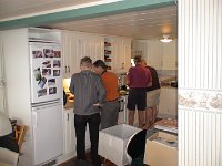 090815-1190  Oprydning efter morgenmad og klargøring af frokost