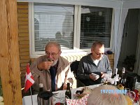 090919-0237  Morgenbordets glæder nydes