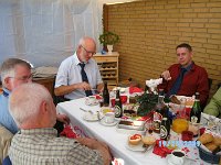 090919-0241  Morgenbordets glæder nydes