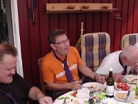 S1060016  Frokosten nydes