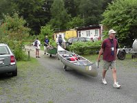 S1080010  Der gøres klar til endnu en tur på vandet