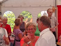 S1310015  Der danses og klappes