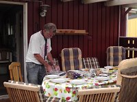 S1440019  Der dækkes straks op til frokost