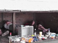 S1450042  Efter frokost var det tid til en "morfar"