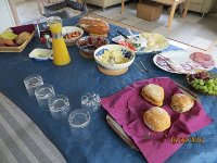 IMG 1570  Morgenbordet. Der er blevet taget af det