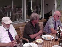 S2550005  Der spises og snakkes - ren socialisering