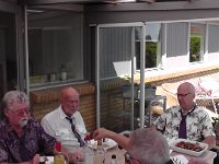 S2550008  Der spises og snakkes - ren socialisering