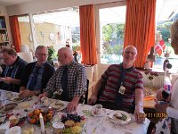 IMG 1752  HR'eren hygger sig med husets frue