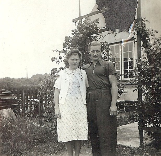 Anni-0002-d.jpg - Moster Esther og onkel Finn - de var også mine gudforældre