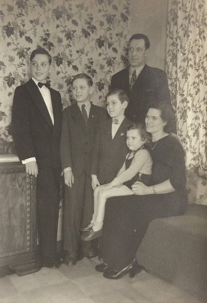 Anni-0015-c.jpg - Knud og Dagmar med deres drenge