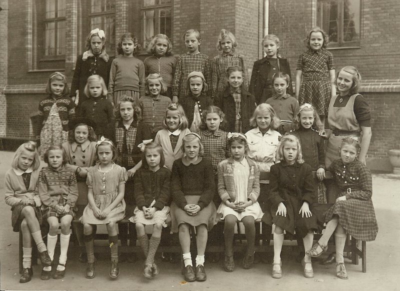 Anni-0023-a.jpg - Skolebilled med Anni fra Mathæusgade skole