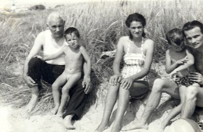 78479_8216_24194820_1162593057mdd1df5a0c38de553ace4dd669e378f7cf.jpg - Jens, Bo, Vera, ? og far