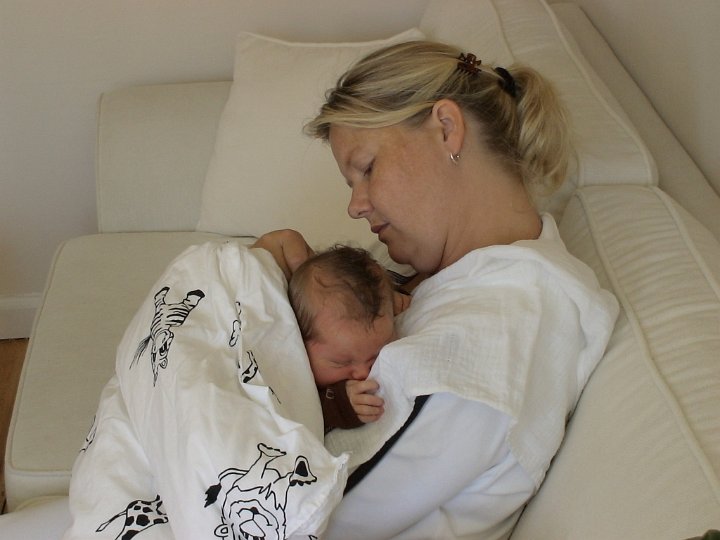 070531-275-Oscar.JPG - 31-5-07: Den stolte mor med en dejlig dreng