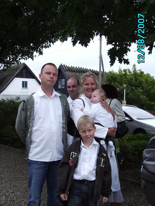 070812-447-Oscardaab.JPG - 12-8-07: Til barnedåb: Martin, Brian, Martin (storebror), Charlotte og Oscar.
