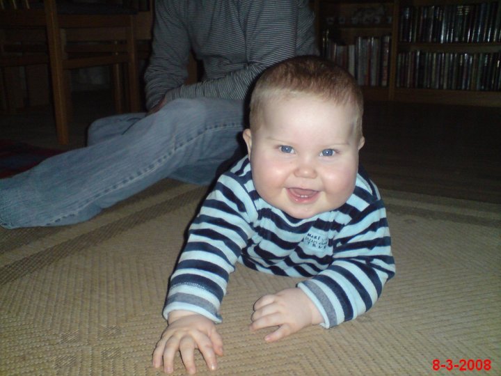 080308-048-Oscar.JPG - 8-3-08: En glad lille dreng